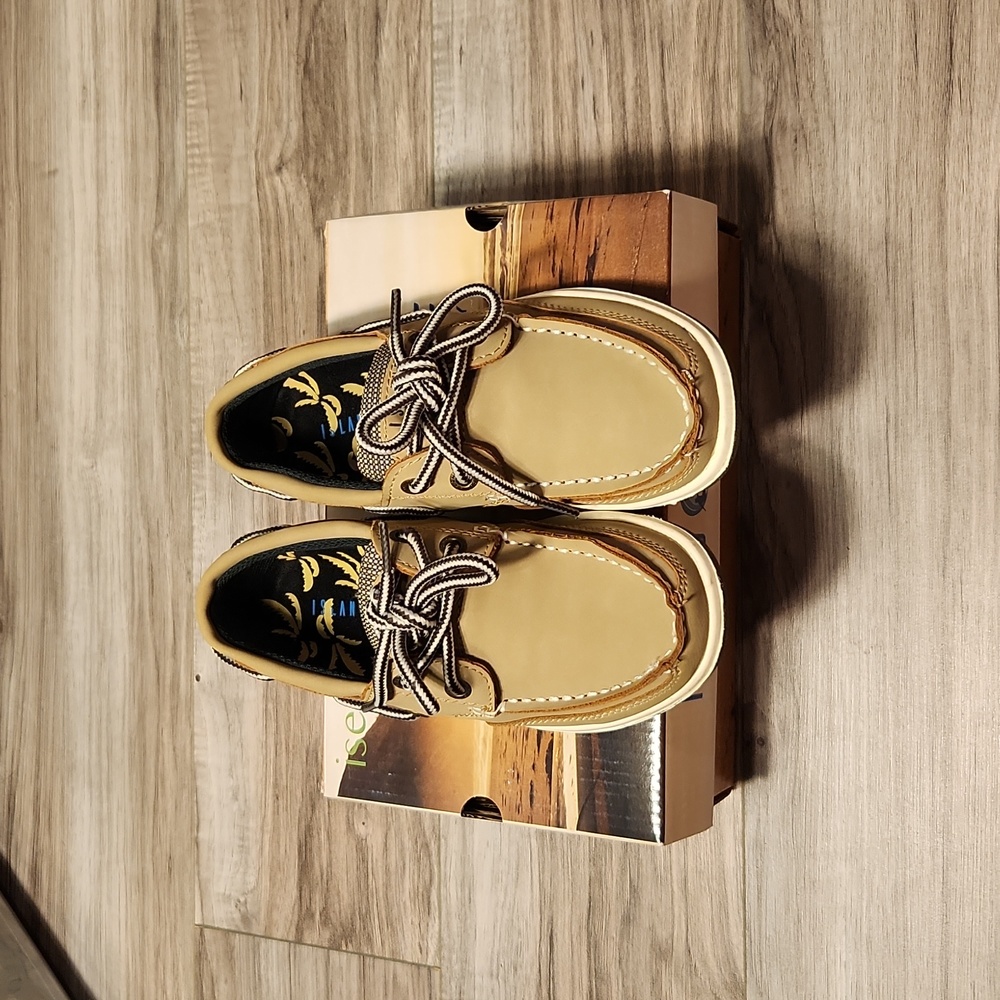 NWT boat shoes